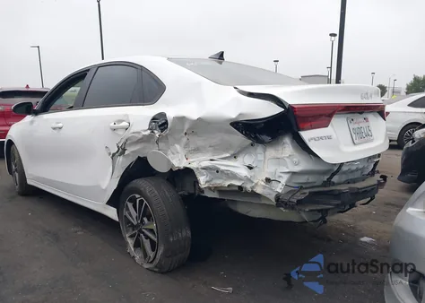 2023 Kia Forte Lxs z USA, uszkodzony, nr VIN 3KPF24AD3PE649550